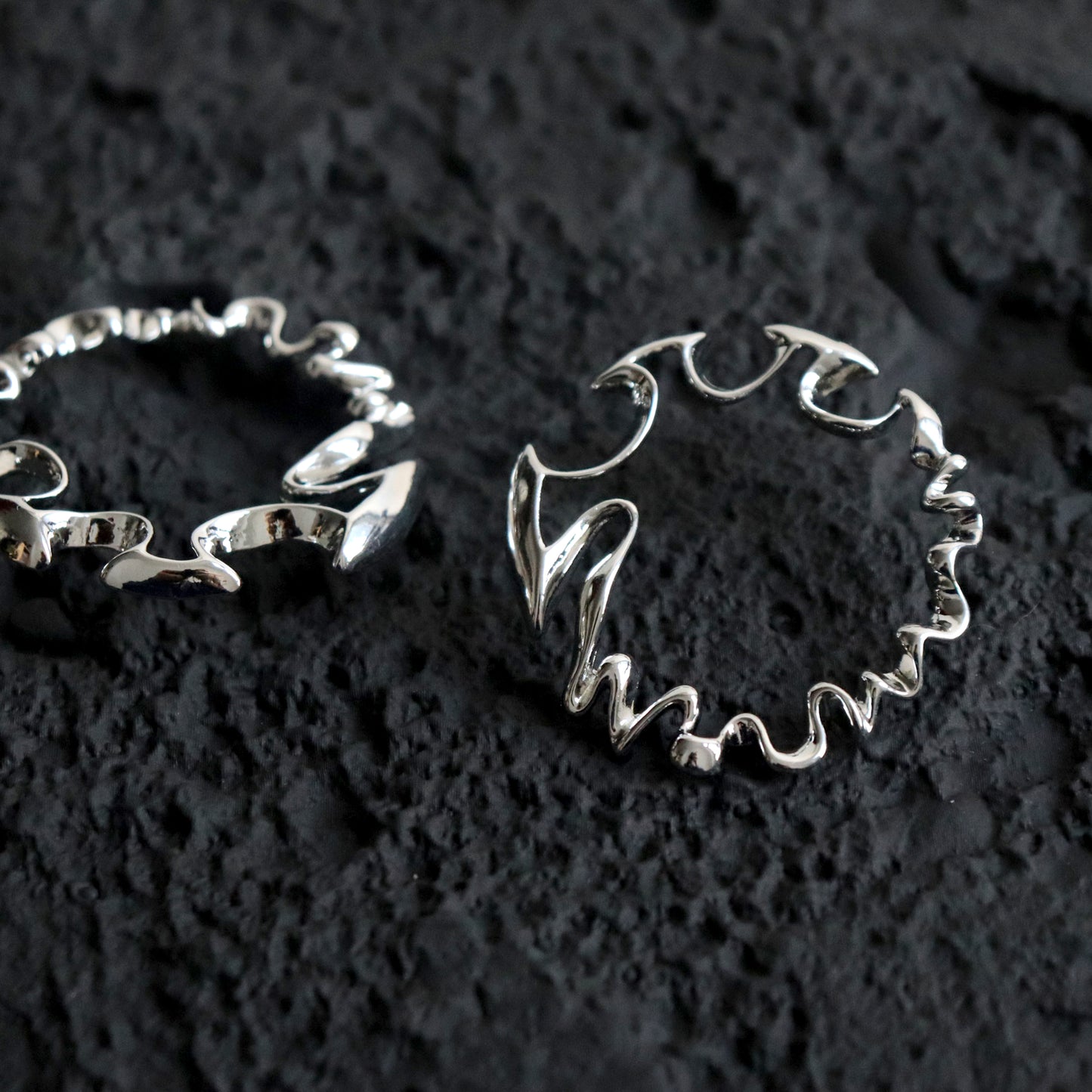 UNRULY CIRCLES OHRRINGE