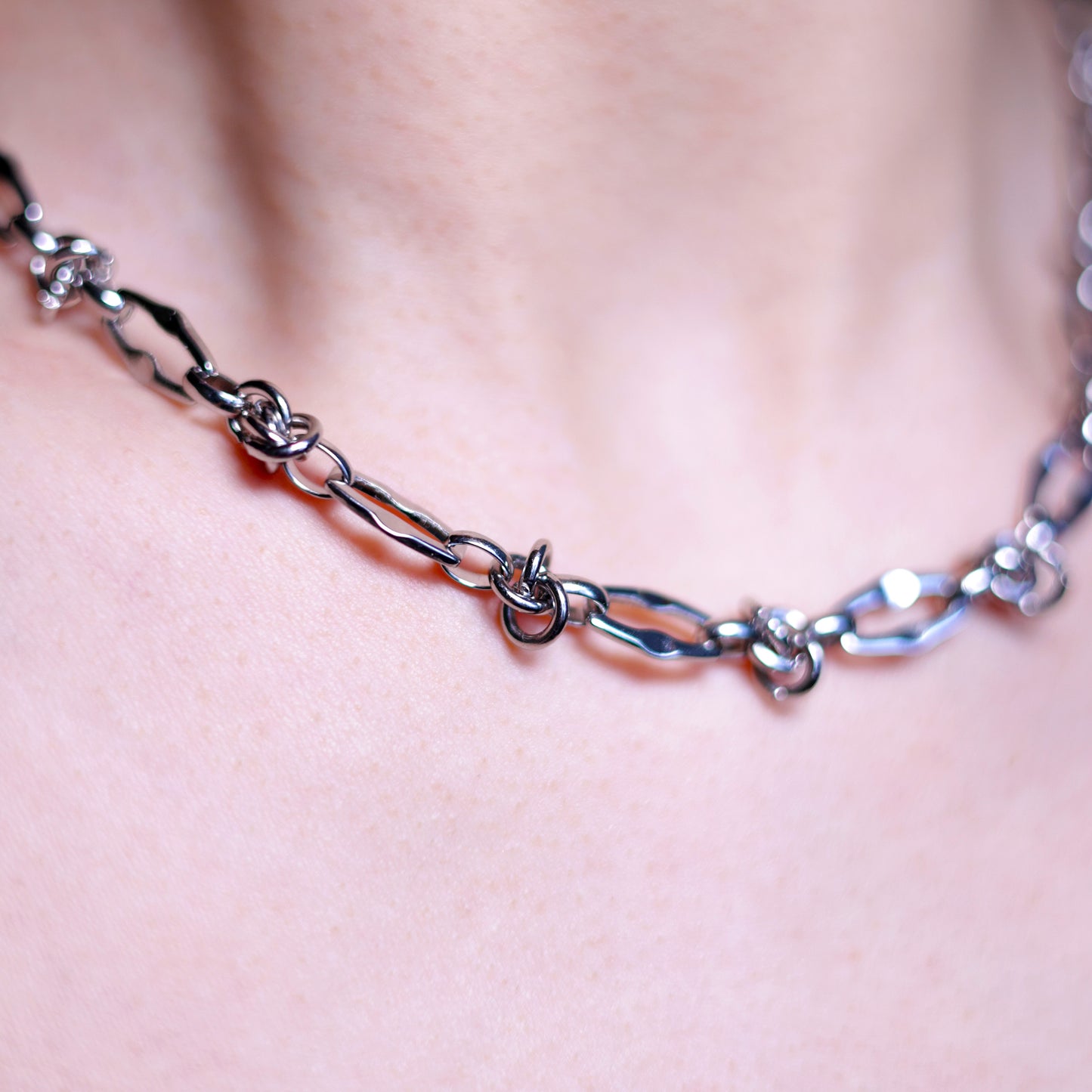 KNOT CHAIN NECKLACE