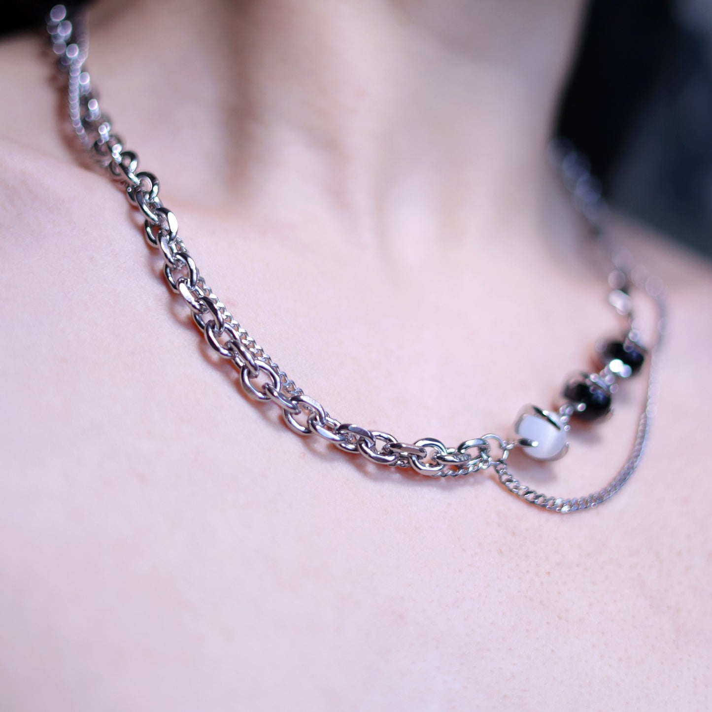 MONO BEAD CHOKER