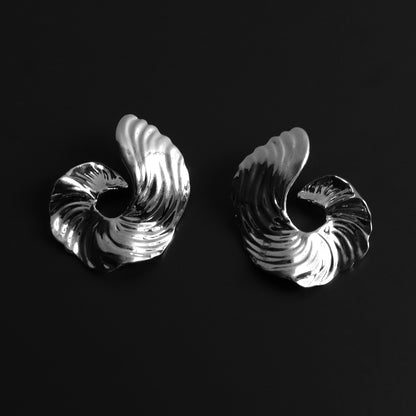 GEHÄMMERTE SILBER OHRRINGE