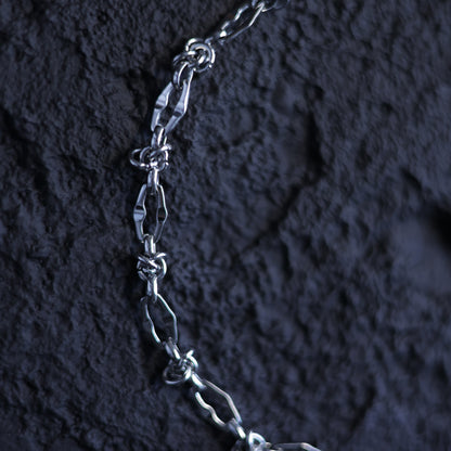 KNOT CHAIN NECKLACE