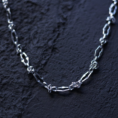 KNOT CHAIN NECKLACE