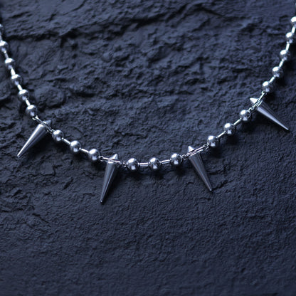 NOIR SPIKE CHOKER