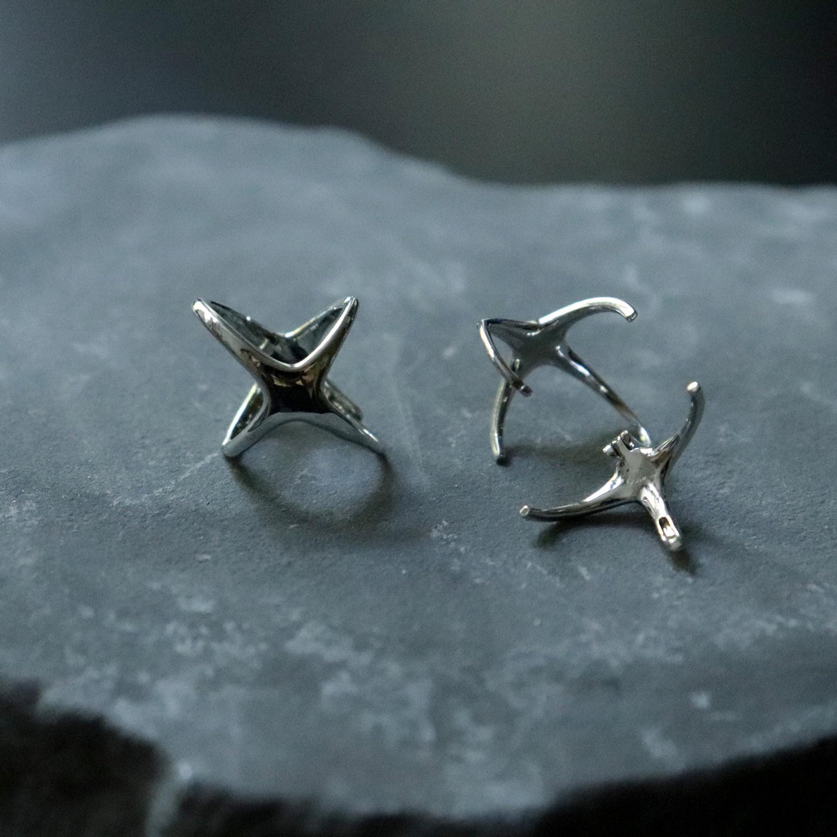 ORBIT STAR OHRSTECKER – silberfarbene Ohrringe, Produktansicht 3