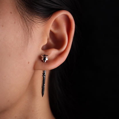 BUTTERFLY SPIKE OHRSTECKER – silberfarbene Ohrringe, Produktansicht 4