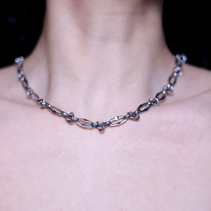 KNOT CHAIN NECKLACE