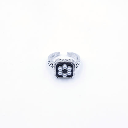 NOIR BLOOM RING