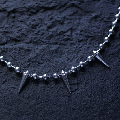NOIR SPIKE CHOKER