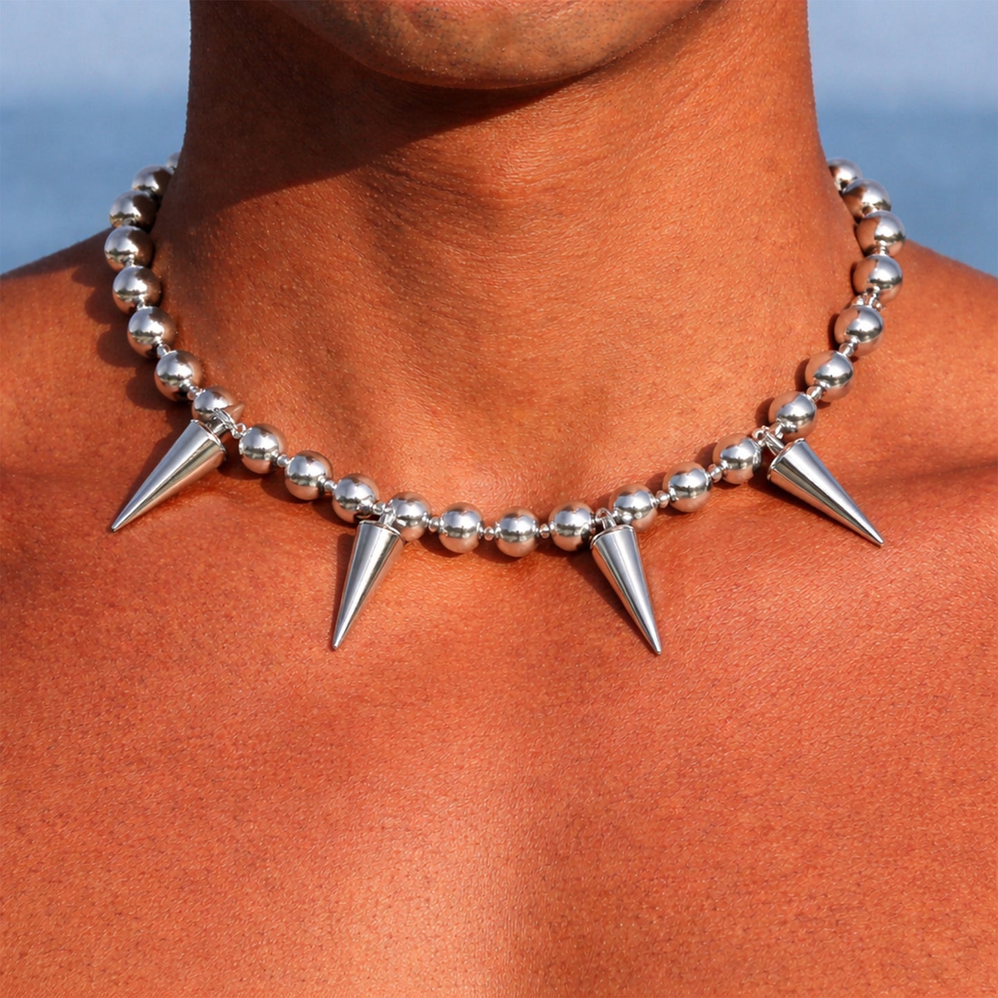 NOIR SPIKE CHOKER