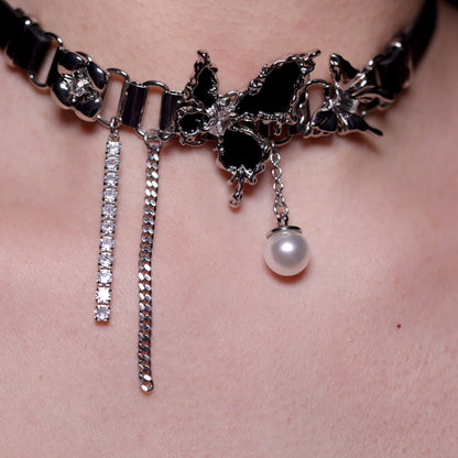 NOIR BUTTERFLY CHOKER